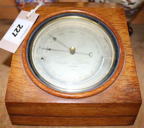 Edwardian Negretti and Zambra combined barograph and thermometer(-)